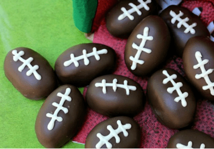 Super Bowl Party Desserts – Football-Shaped Oreo Truffles