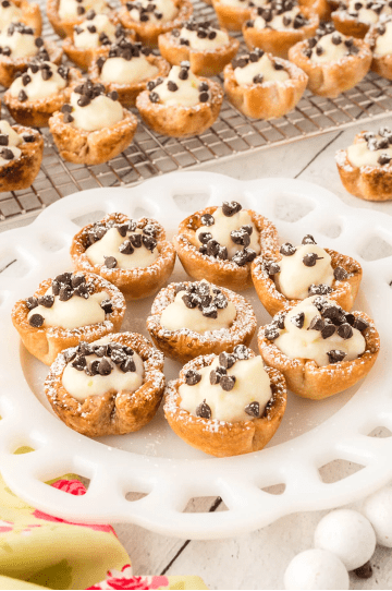 Super Bowl Party Desserts – Mini Chocolate Chip Cannoli Cups