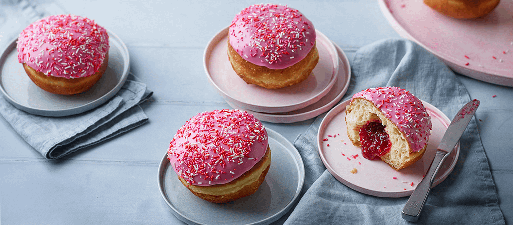 valentines day desserts - raspberry donuts
